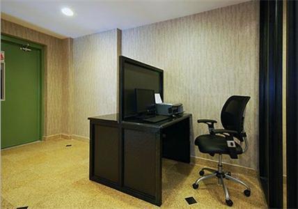 Quality Inn Jamaica Airtrain New York Exterior foto