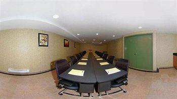 Quality Inn Jamaica Airtrain New York Exterior foto